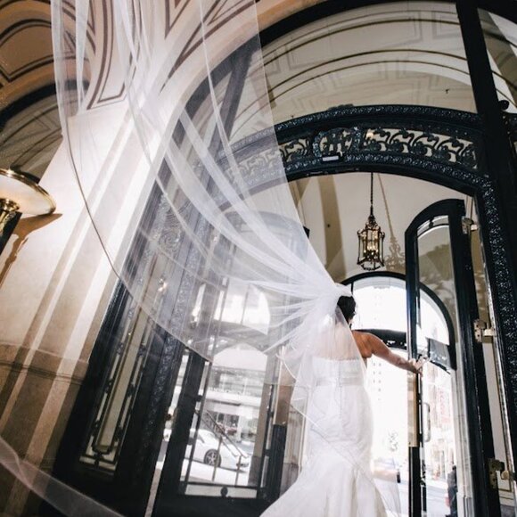 Elegant Cathedral-Length Bridal Veil – Timeless Romance & Grace - Picture 2 of 5